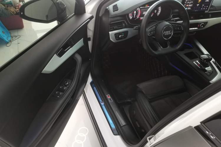 Used Audi A4L 2023 40 TFSI Luxury Dynamic Model