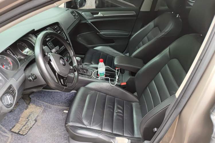 Used Volkswagen Golf 2014 1.4TSI Automatic Luxury Model Left Front Seat