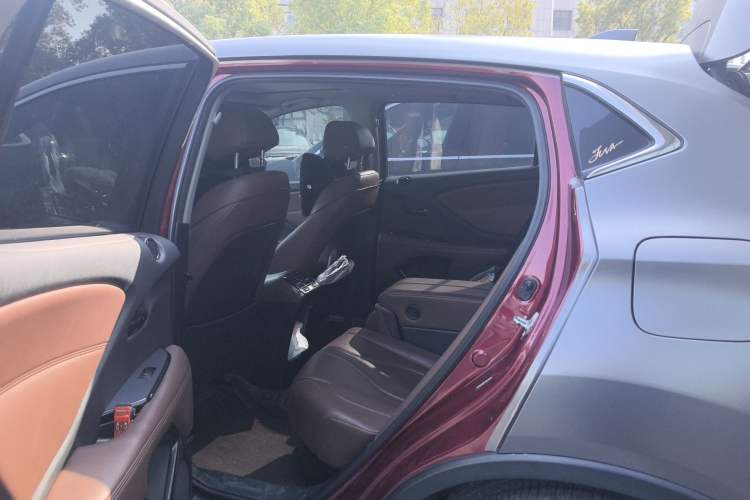 Used Acura CDX 2016 1.5T Two-Wheel Drive Deluxe Edition