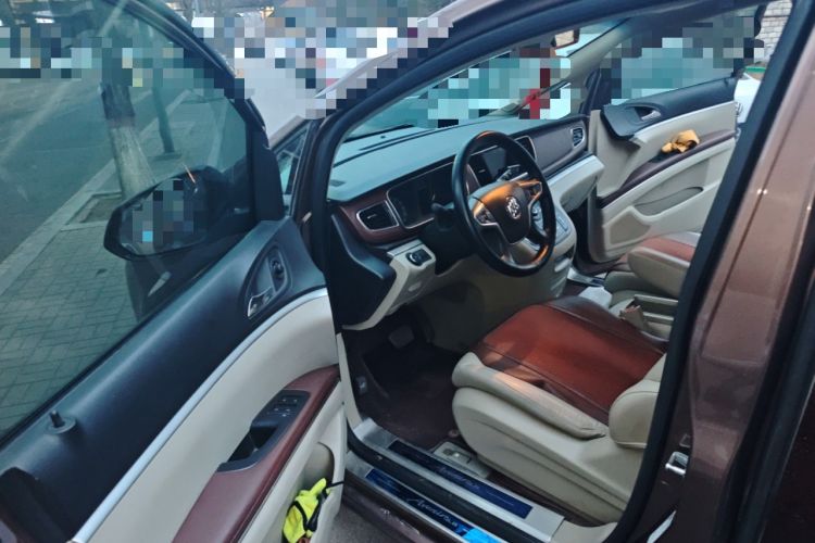 Used Buick GL8 2018 28T Luxury Model China VI Standard Driver Seat