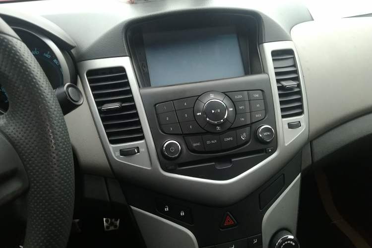 Used Chevrolet Cruze 2014 1.6L SL Millionth Anniversary Edition AT Audio And AC Panel