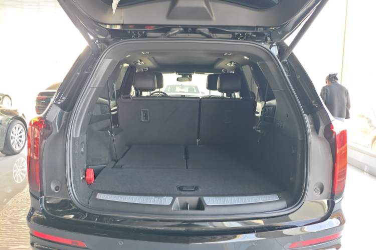 Used Cadillac XT6 2022 2.0T 7-Seater Two-Wheel Drive Luxury Version Trunk