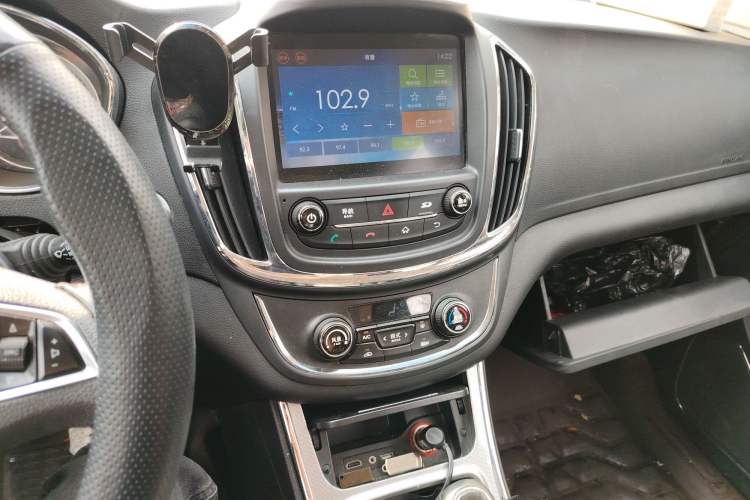 Used Baojun 560 2016 1.8L Manual Luxury Edition