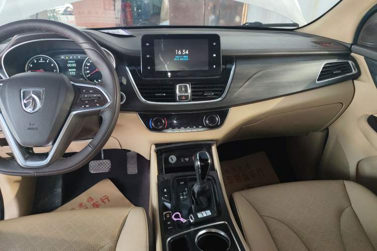 Used Baojun 730 2017 1.8L iAMT Prestige Version 7 Seats Audio And AC Panel