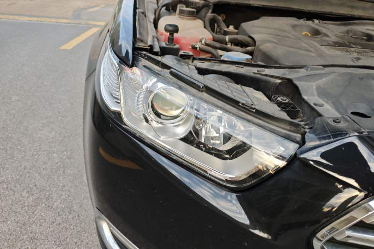 Used Ford Taurus 2015 EcoBoost 245 Fashion Edition Right Front Headlight