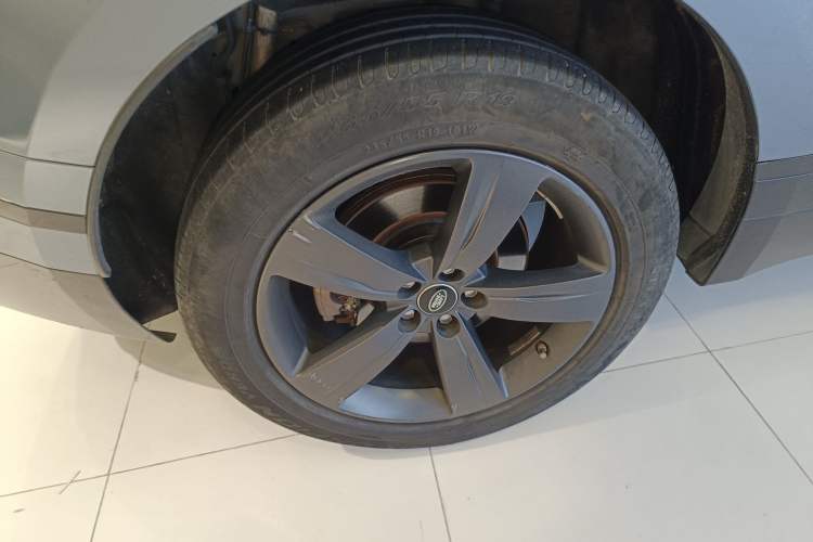 Used Land Rover Range Velar 2019 250 PS R-DYNAMIC S Exterior 1