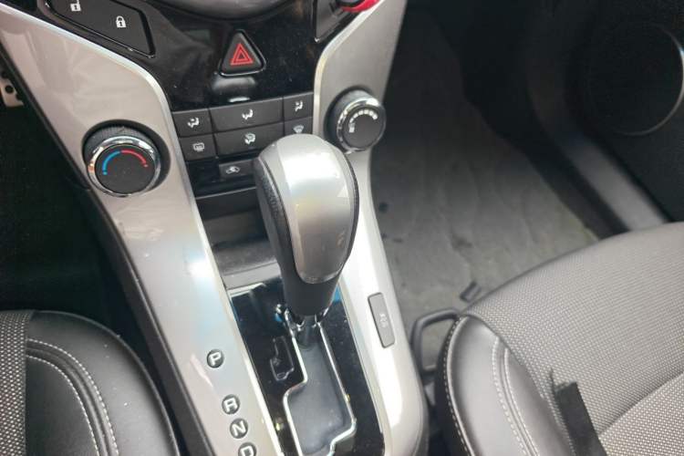 Used Chevrolet Cruze 2013 Hatchback 1.6T Automatic Flagship Model
