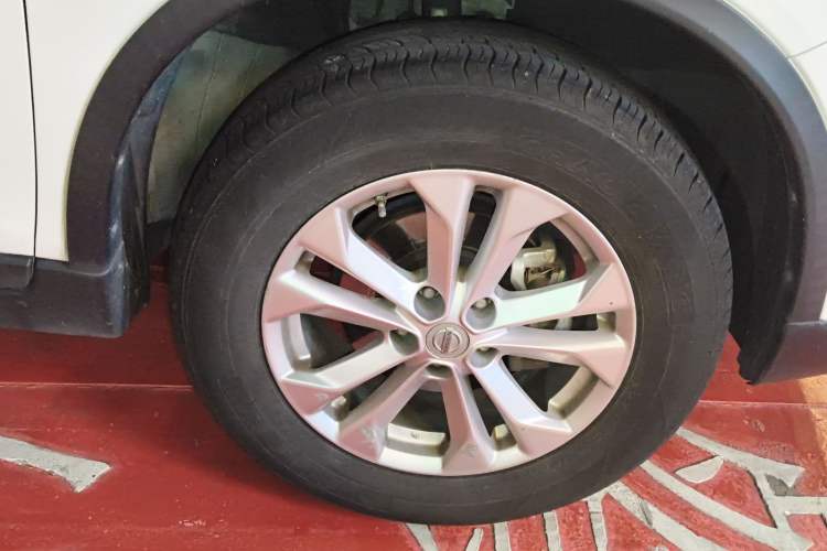 Used Nissan X-Trail 2015 2.0L CVT Comfort MAX Edition 2WD
