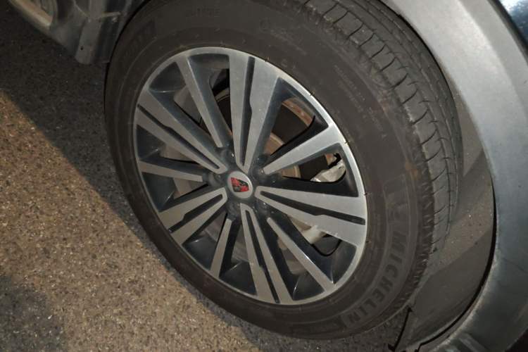 Used Roewe RX5 New Energy 2017 eRX5 50T Hybrid Connected Prestige Flagship Edition Right Front Wheel Hub