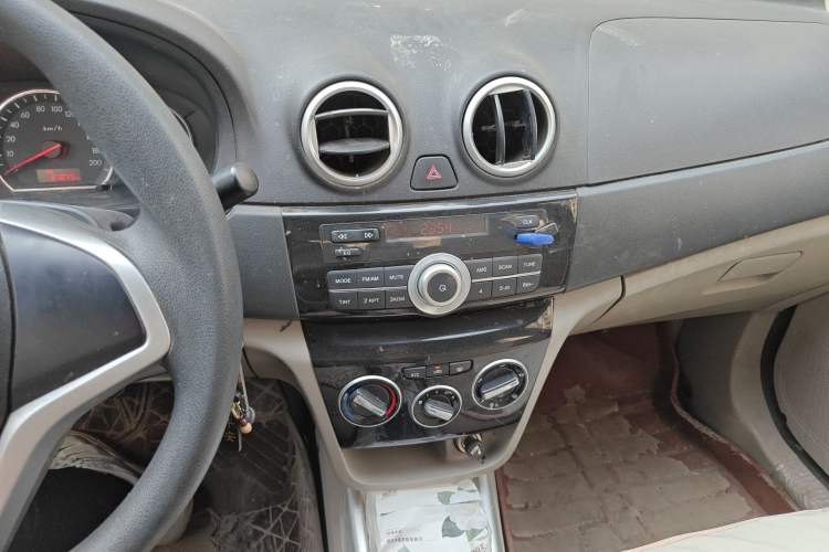 Used CHANGAN Alsvin V3 2015 1.4L Manual Meiman Model China IV Standard Audio And AC Panel
