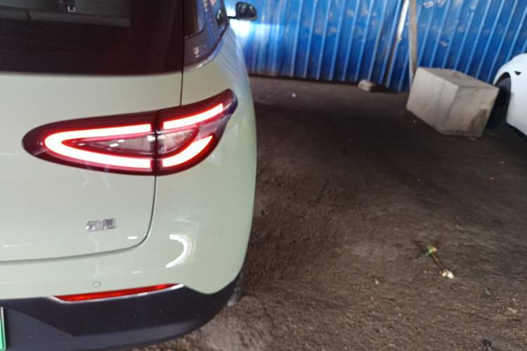 Used Geely Galaxy Geome 2025 UP 410km Exploration+ Edition Exterior 3