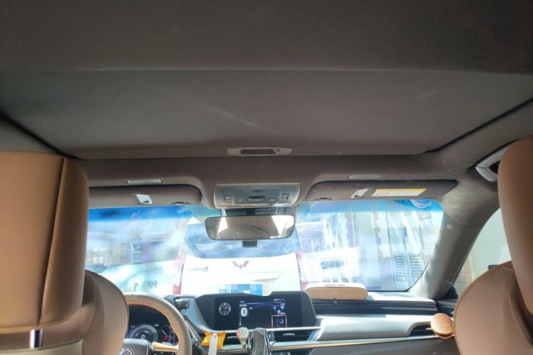 Used Lexus ES 2020 300h Premier Edition