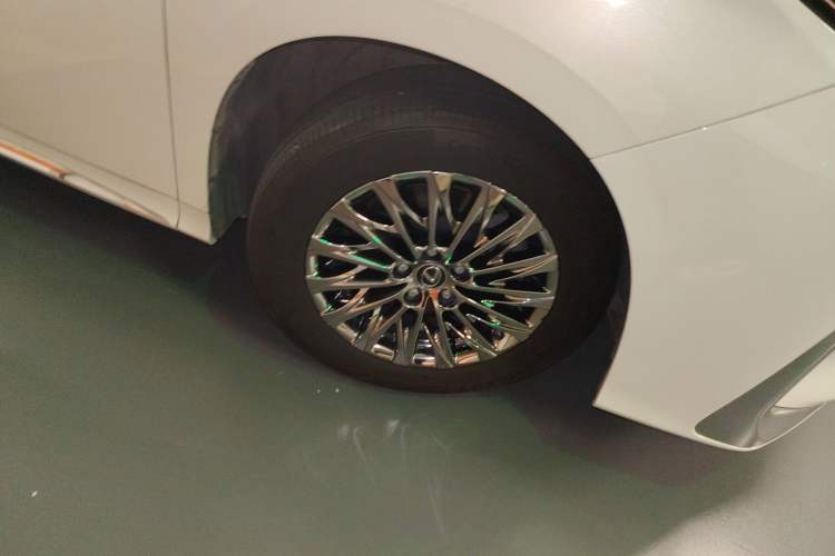 Used Lexus LM 2020 300h Four-Seat Grand Edition
