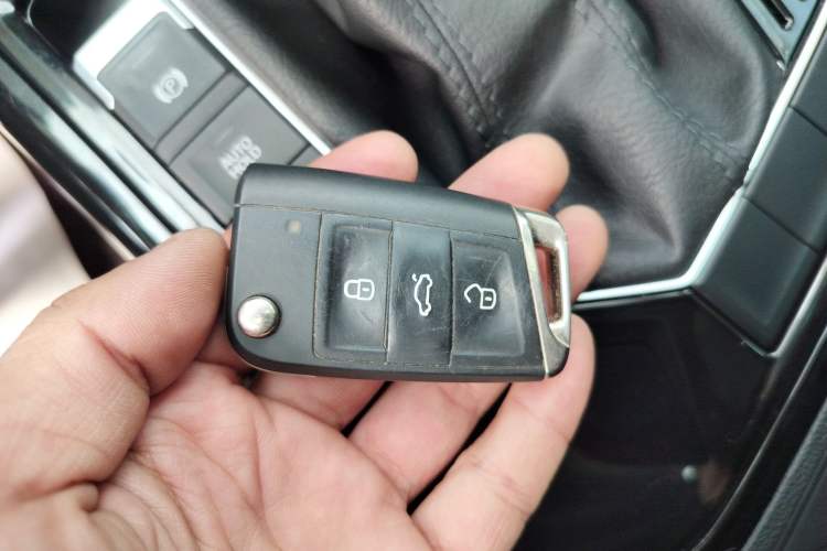 Used Volkswagen Tayron 2022 330TSI Two-Wheel Drive Luxury Smart Connectivity Version