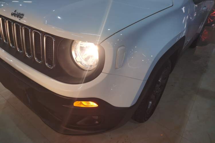 Used Jeep Renegade 2018 Connected Large Screen Version 180T Automatic Kinetic Edition+