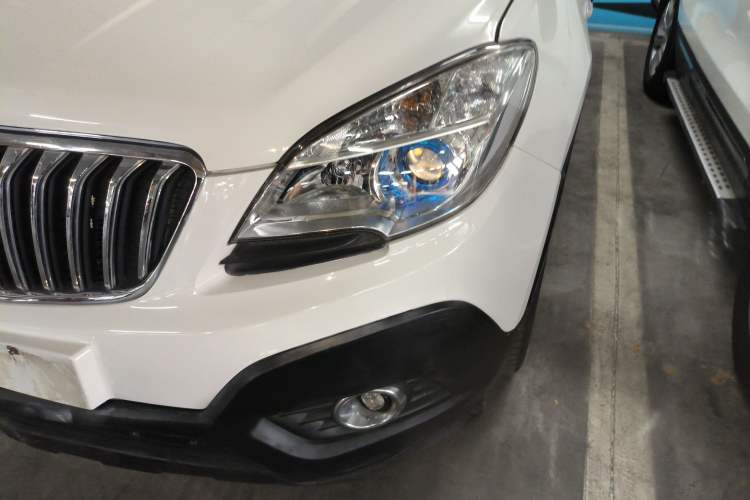 Used Buick Encore 2015 1.4T Automatic Two-Wheel Drive Urban Elite Version
