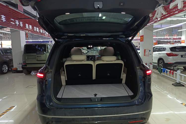 Used Deepal S09 2025 Four-Wheel Drive Ultra+ Custom Edition Trunk