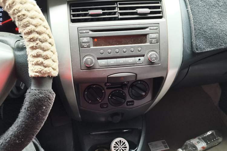 Used Nissan Livina 2013 JINRUI 1.6XV Manual Luxury Edition