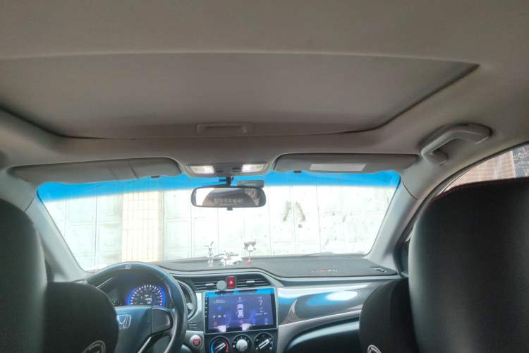 Used Honda Crider 2013 1.8L automatic luxury edition Headliner