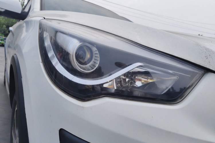 Used Haima S5 2016 1.6L Manual Smart Luxury Tech Edition Right Front Headlight