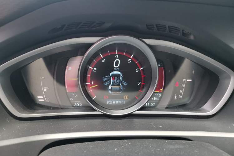 Used Volvo V40 2014 2.0T Zhiya Edition
