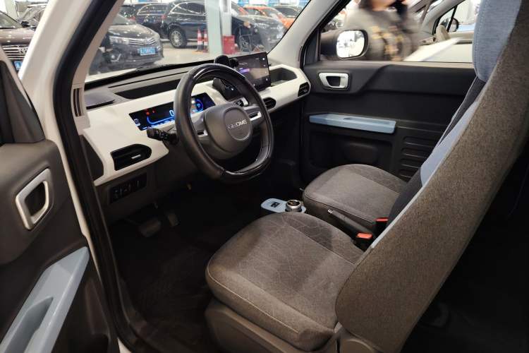 Used Geely Galaxy Panda 2024 Panda Mini 200km Longteng PRO Edition Left Front Seat