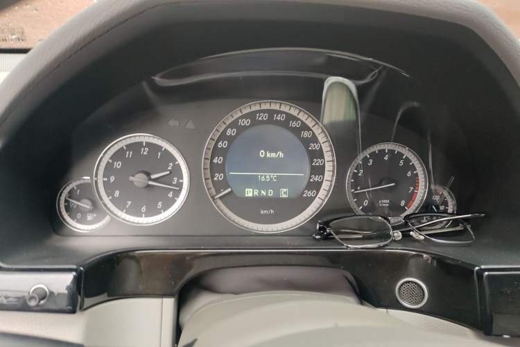 Used Mercedes-Benz E-Class 2010 E 200 CGI Elegant Model Instrument Cluster