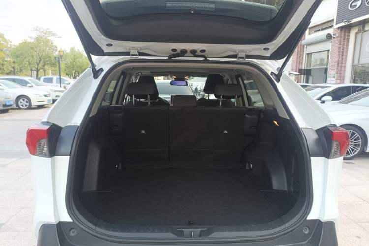 Used Toyota RAV4 2022 2.0L CVT Two-Wheel Drive Fashion Edition