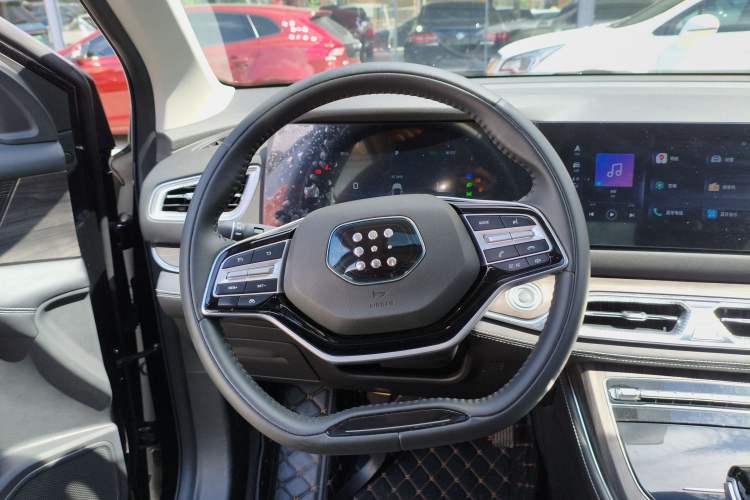 Used Landian E5 2023 1.5L DE-i 100KM Comfort Edition 7-Seater