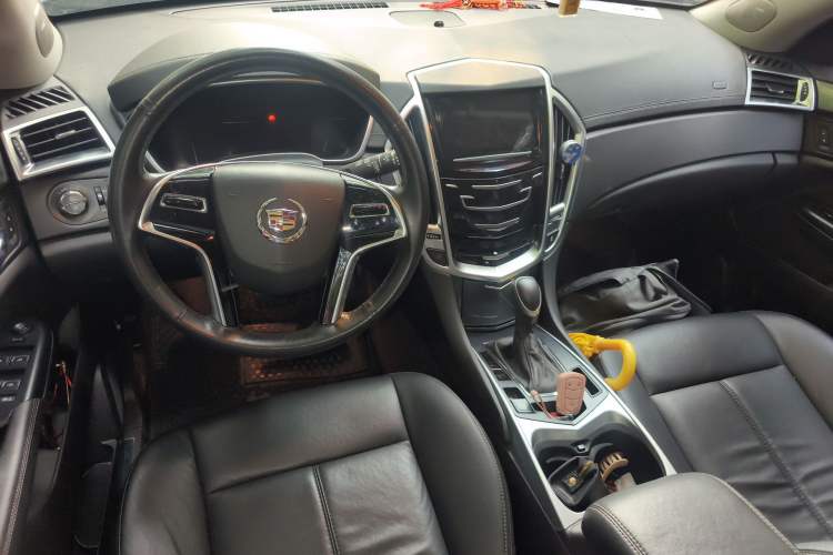 Used Cadillac SRX 2015 3.0L Comfort Version Center Console