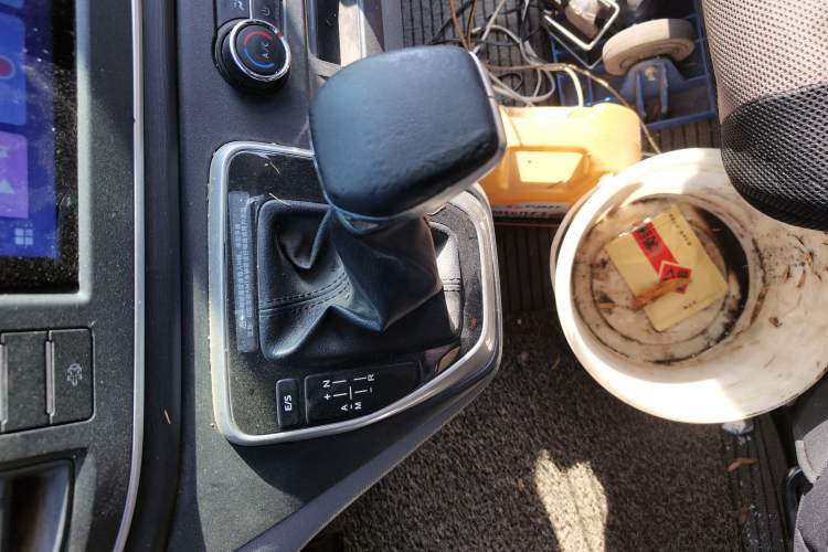 Used SAIC MAXUS Xintu V80 2020 2.0T AMT PLUS City Edition Short Wheelbase Ultra-Low Roof 5/6-Seater
