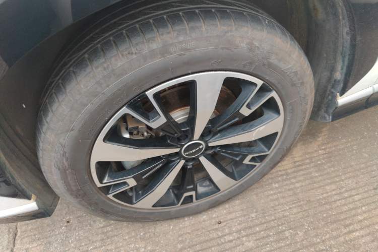 Used Roewe D5X DMH 2024 135 Tech Edition
