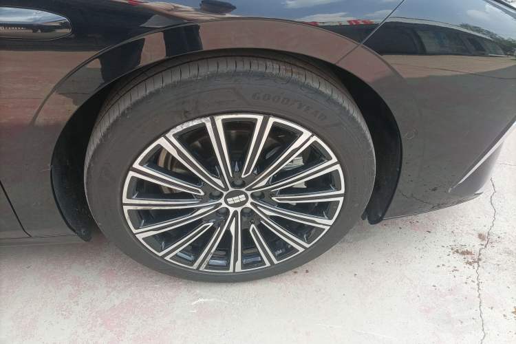 Used Geely Galaxy 8 2025 130km EM-P Starship Edition Right Rear Wheel Hub