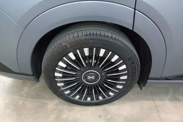 Used XPeng X9 2025 Starship Edition