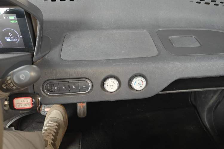 Used Baojun E100 2019 250KM Smart Drive Edition Audio And AC Panel