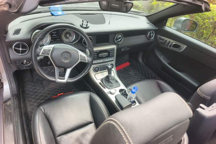 Used Mercedes-Benz SLK-Class 2011 SLK 200 Fashion Model
