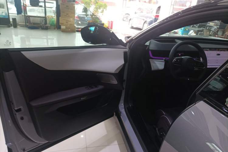 Used Mazda EZ-60 2025 Model Range-Extended 200 Max
