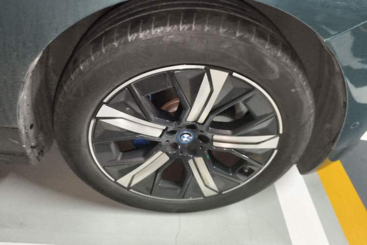 Used BMW iX 2022 xDrive40
