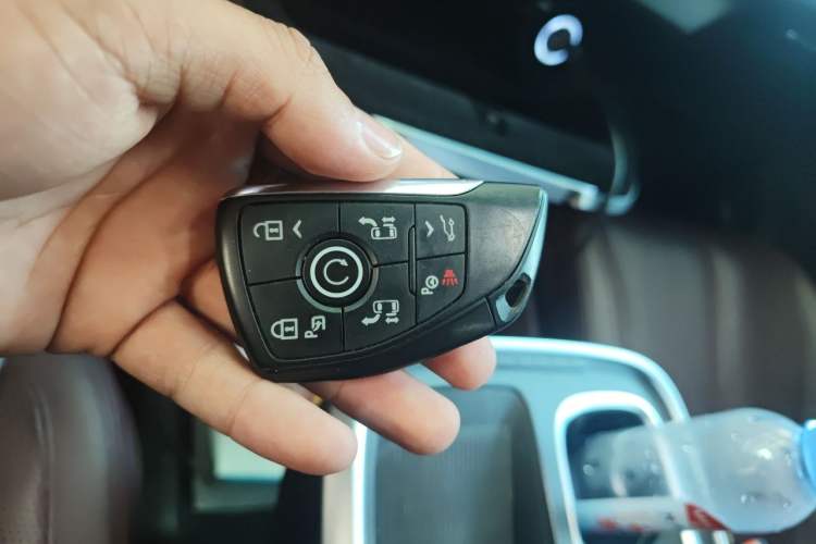 Used Buick Century 2023 2.0T Seven-Seater Yinshi Edition
