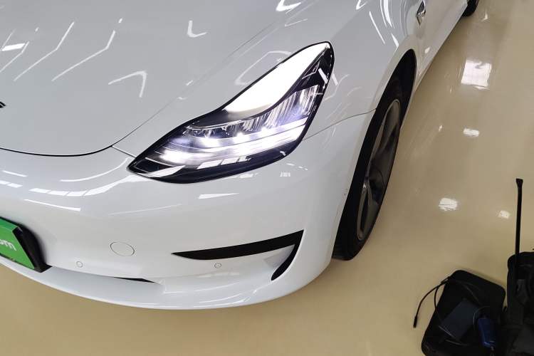 Used Tesla Model 3 2019 Standard Range Rear-Wheel Drive Upgraded Version (52 kWh) Left Front Headlight
