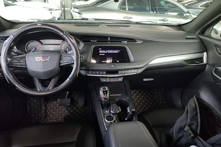 Used Cadillac XT4 2018 28T Two-Wheel-Drive Luxury Model