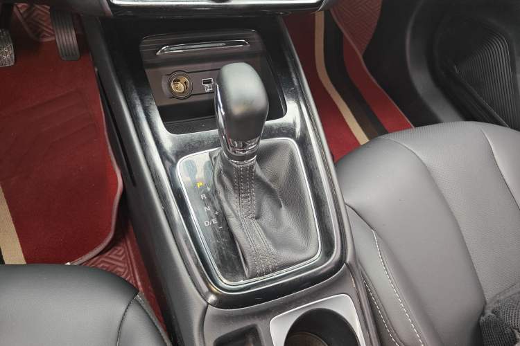 Used Roewe i5 2020 1.5L Automatic 4G Connect Luxury Flagship Edition
