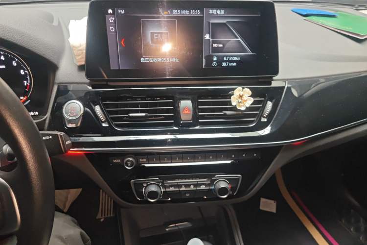 Used BMW 1 Series 2023 120i M Sport Edition Audio And AC Panel