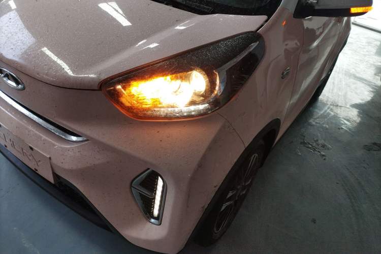 Used Chery Little Ant 2023 Updated Version 251 km Love Edition Lithium Iron Phosphate

