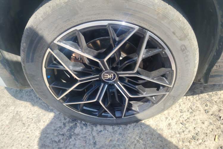 Used BYD Song L EV 2025 Intelligent Driving Version 602 km Range LiDAR-equipped All-Wheel-Drive Type
