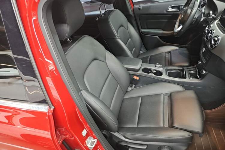 Used Mercedes-Benz B-Class 2017 B 200 Sport Edition Right Front Seat