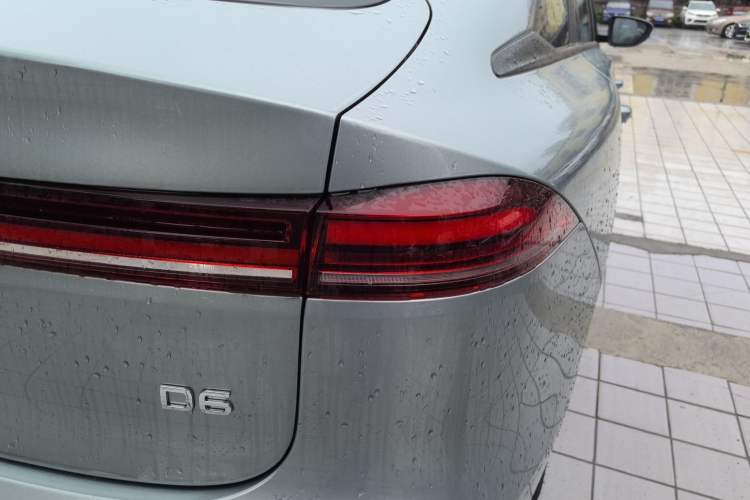 Used Roewe D6 2025 450 km Premium Edition Right Rear Taillight