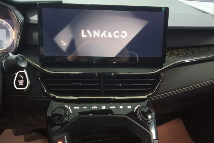 Used Lynk & Co 06 2023 Remix 1.5T Dynamic Halo