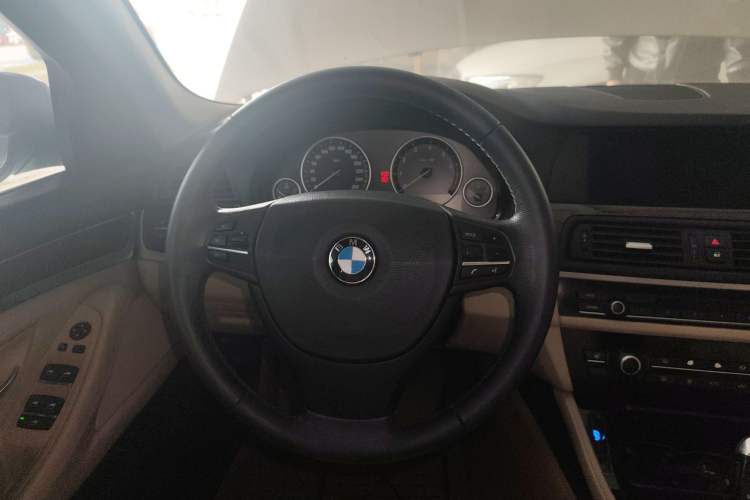 Used BMW 5 Series 2011 523Li Luxury Model