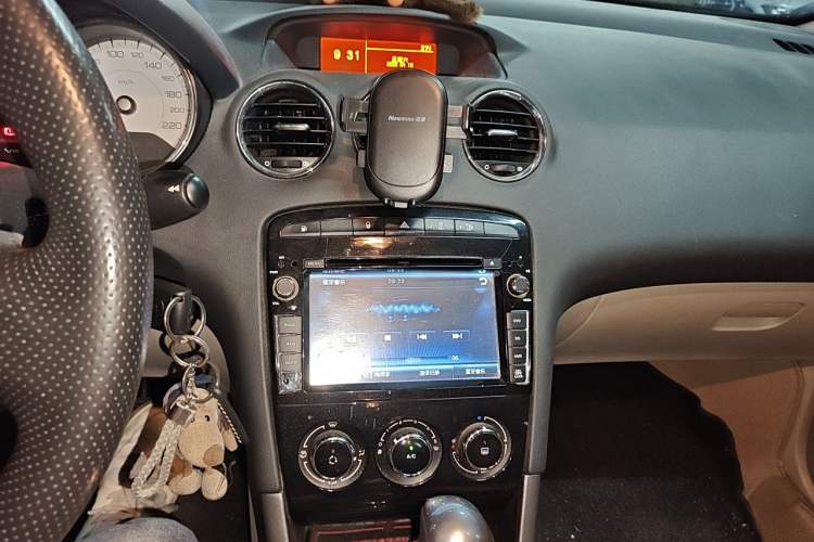 Used Peugeot 408 2013 2.0L Automatic Comfort Edition
